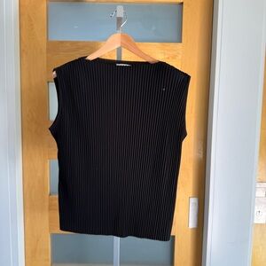 Elegant Black Ribbed Muscle Tee